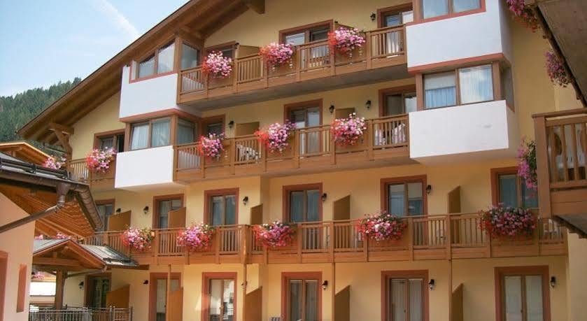 Residence Canada Pinzolo Exterior foto