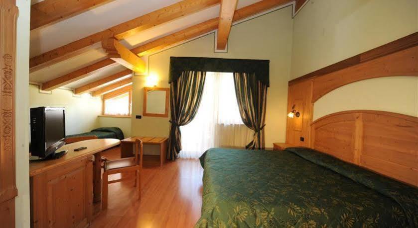 Residence Canada Pinzolo Exterior foto