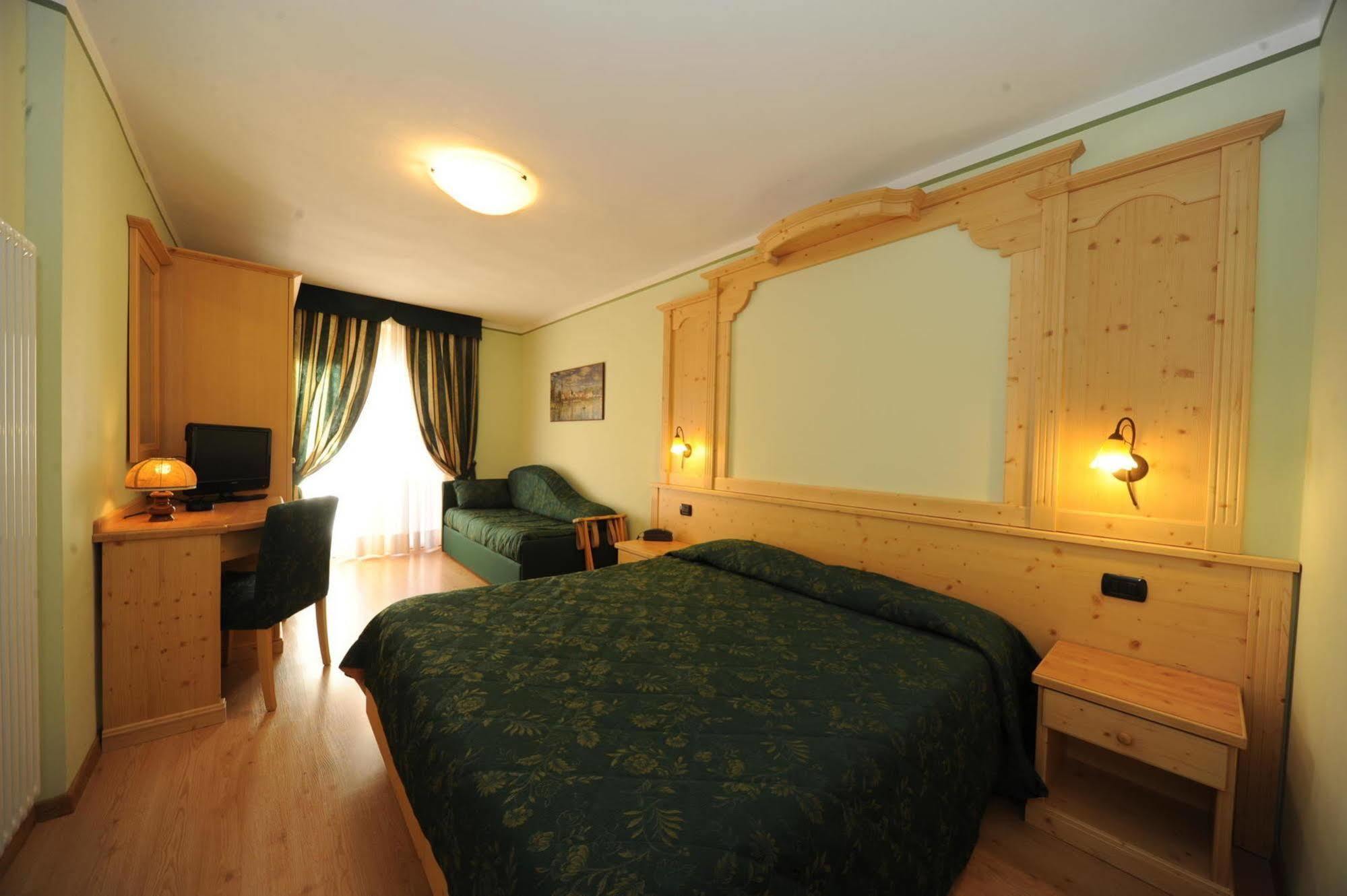 Residence Canada Pinzolo Exterior foto